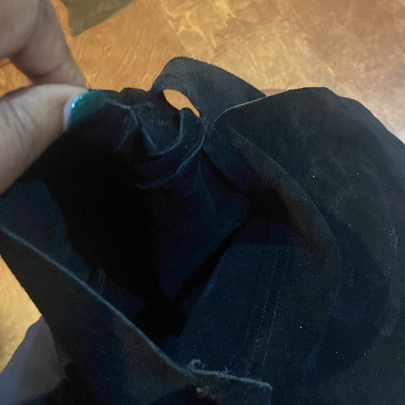 Black and Red Suede Crossbody Bag with Floral Design - Picture 5 of 6